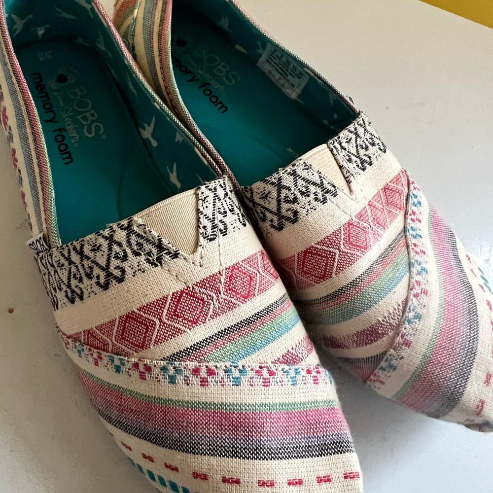 Skechers Women's Multicolor Slip-On Shoes size 8